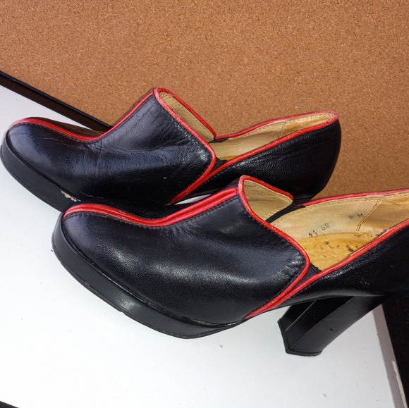 Black and red leather Italian clogs - Picture 2 of 11